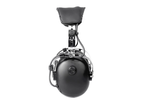 noise cancelling headphones with external microphone