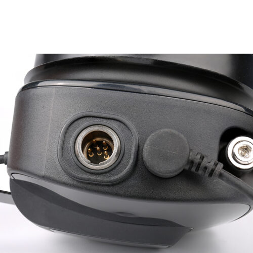 Auriculares de comunicaciones de carreras B-60 B-60Q is equipped with a quick-disconnect plug for easier use in racing, construction, and other heavy-duty noisy environments.