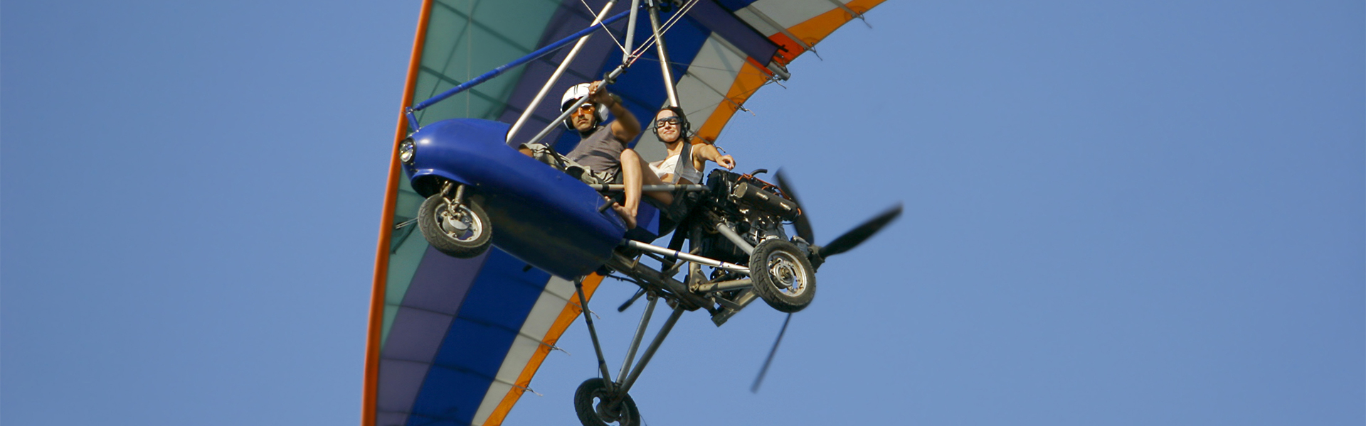 aviation helmet headset for paragliding, skydiving, aerobatic flying, and airshow communication