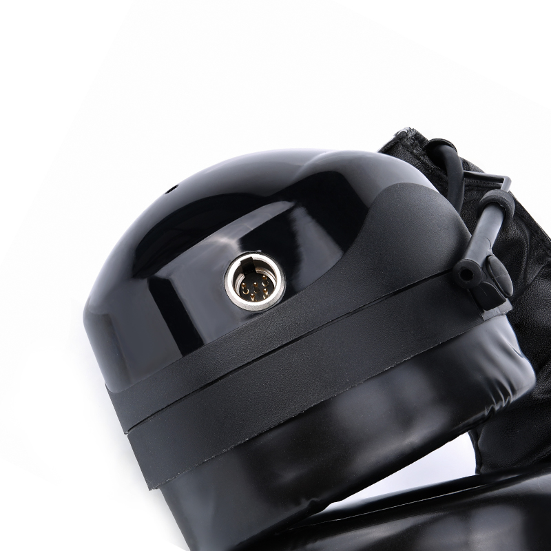 Full duplex Bluetooth headset with a quick-release connector for easy compatibility with different radio systems Full duplex Bluetooth headset with a quick-release connector for easy compatibility with different radio systems